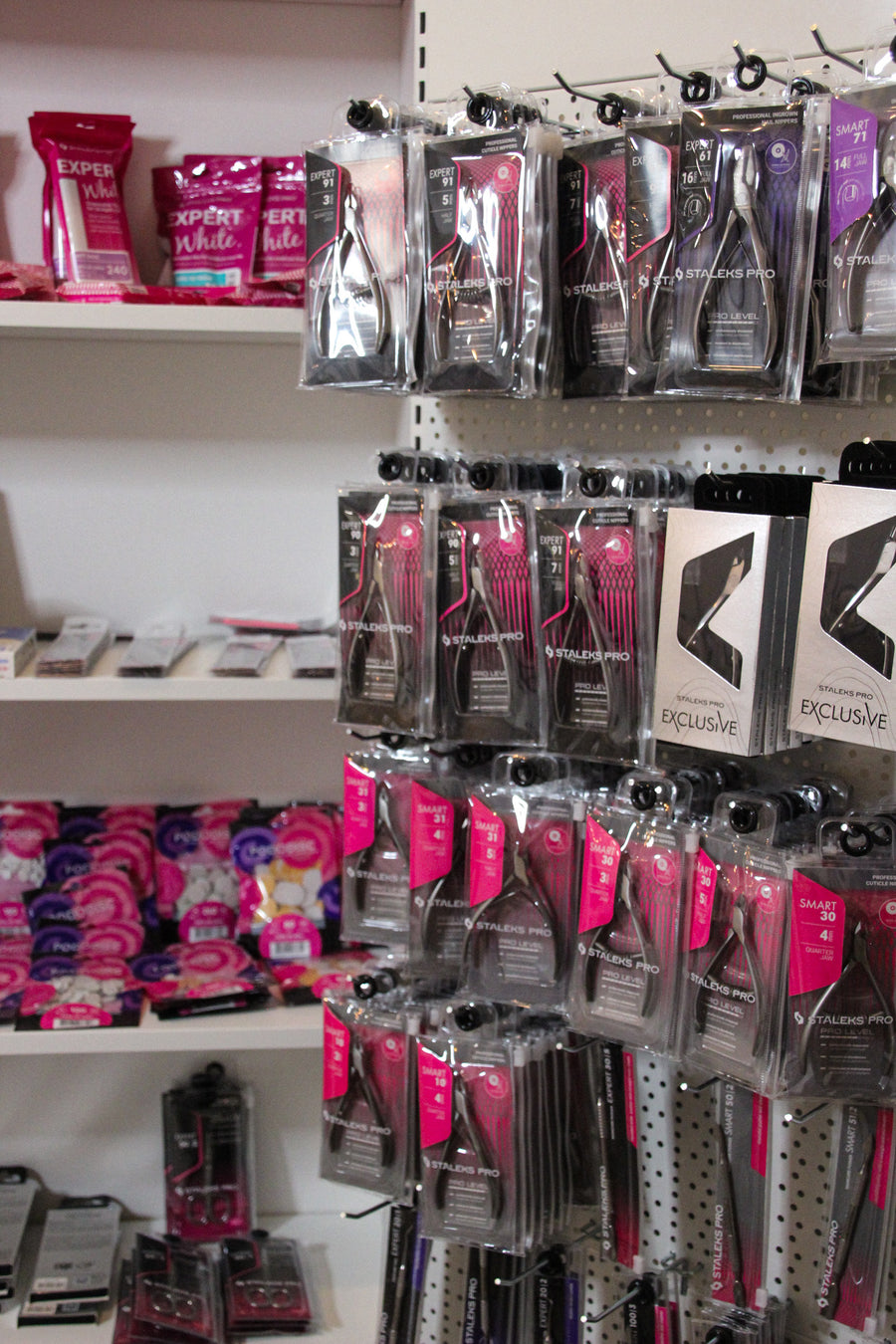 Rayons de la boutique Nails Concept Shop à Lyon